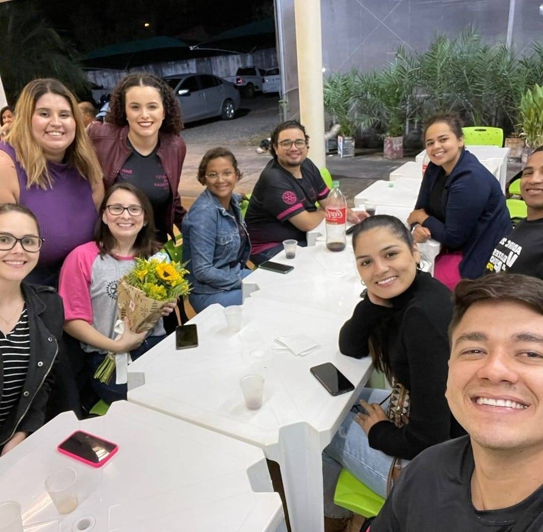 Rotaract e Rotary Club de Olimpia homenageiam Companheira.