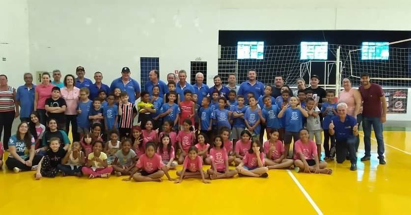 DIA FELIZ - PROFAME / ROTARY  Transformar o sonho de uma criança e fazer um rostinho feliz são os objetivos do ROTARY CLUB DE AURIFLAMA ao realizar uma atividade especial com os alunos do PROFAME.