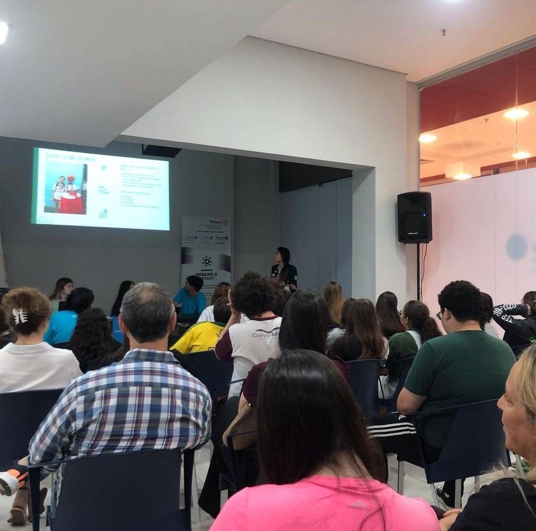 Interact Club de São José do Rio Preto Palácio das Águas: Com a casa cheia!! Nessa reunião do dia 04/05, tivemos apresentação da nossa intercambista do México