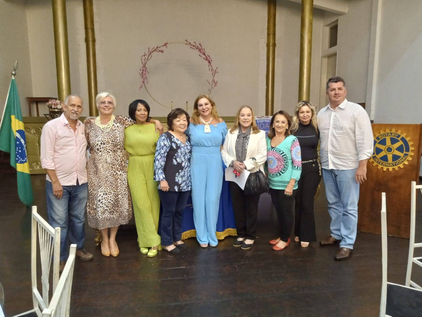 Centenário empossa Governadora Sueli Kaiser como sócia honorária e recebe visita de representantes da Claro e de Intercambista