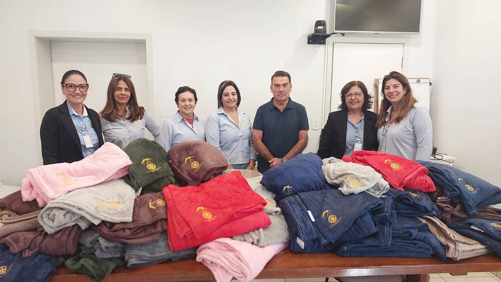 50 cobertores entregues à Santa Casa de Misericórdia de Olímpia