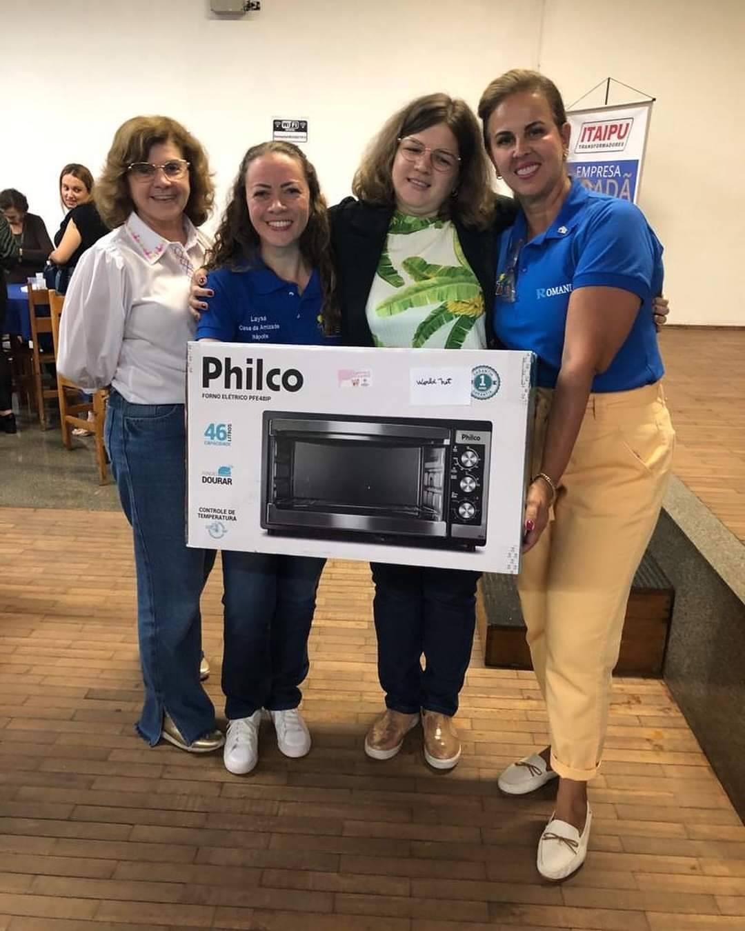 Chá Beneficente pelo Grupo São Pelegrino.