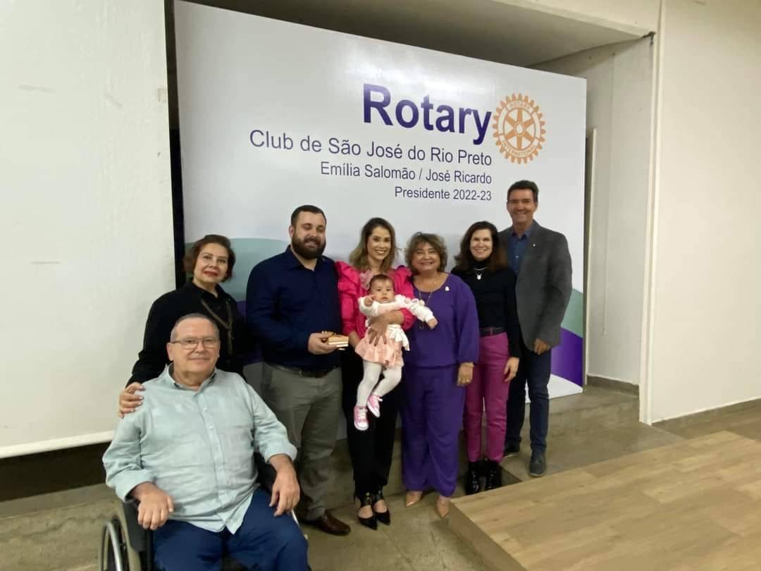 Rotary Club SJRP realiza reunião festiva com novos membros.