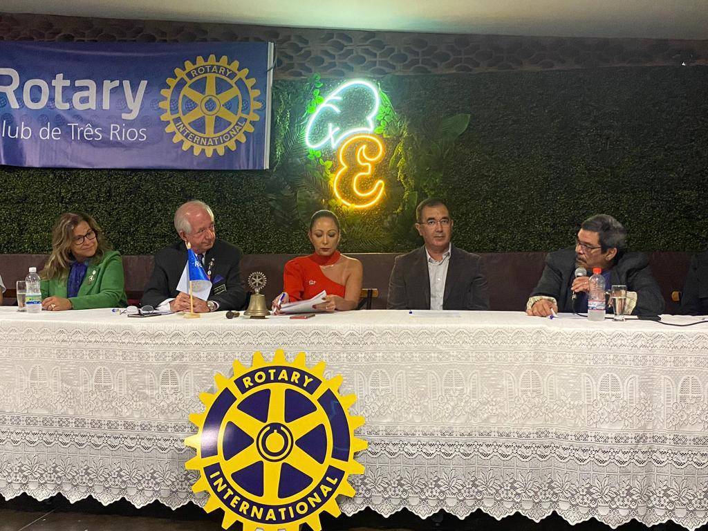 Festiva de visita do Governador Fávaro