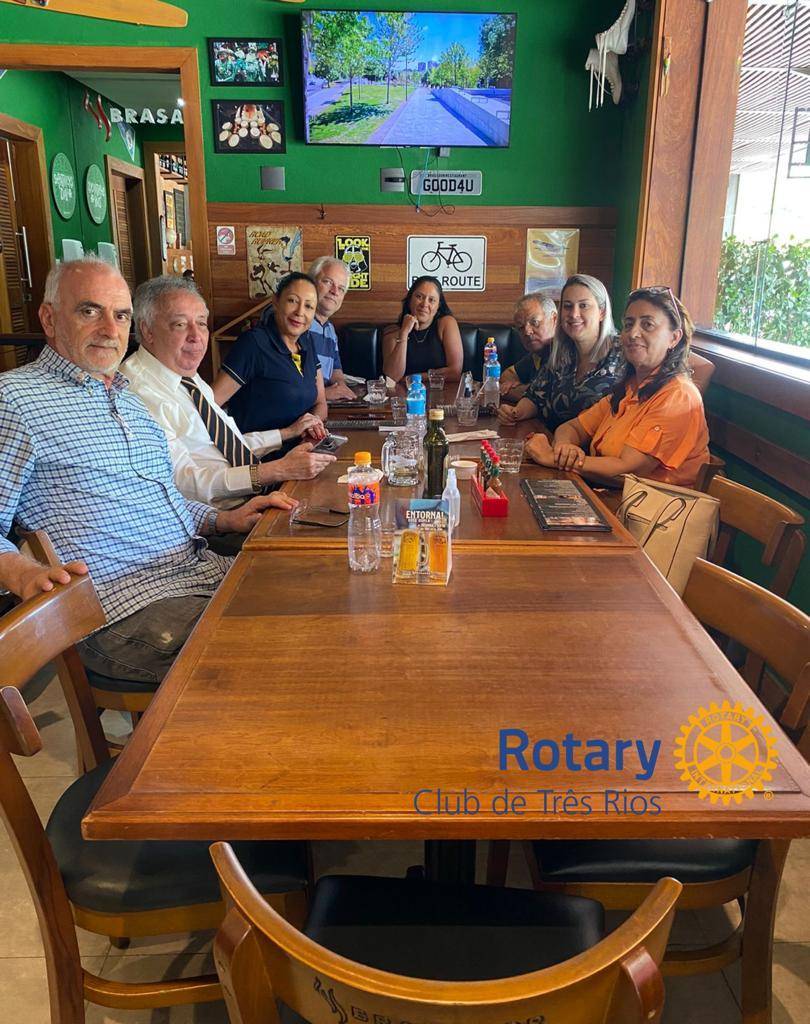 Almoço de agradecimento ao Sr Paulo pelas mudas doadas.