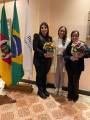 Ana Sá e Marta Bordignon com a Presidente Mauren