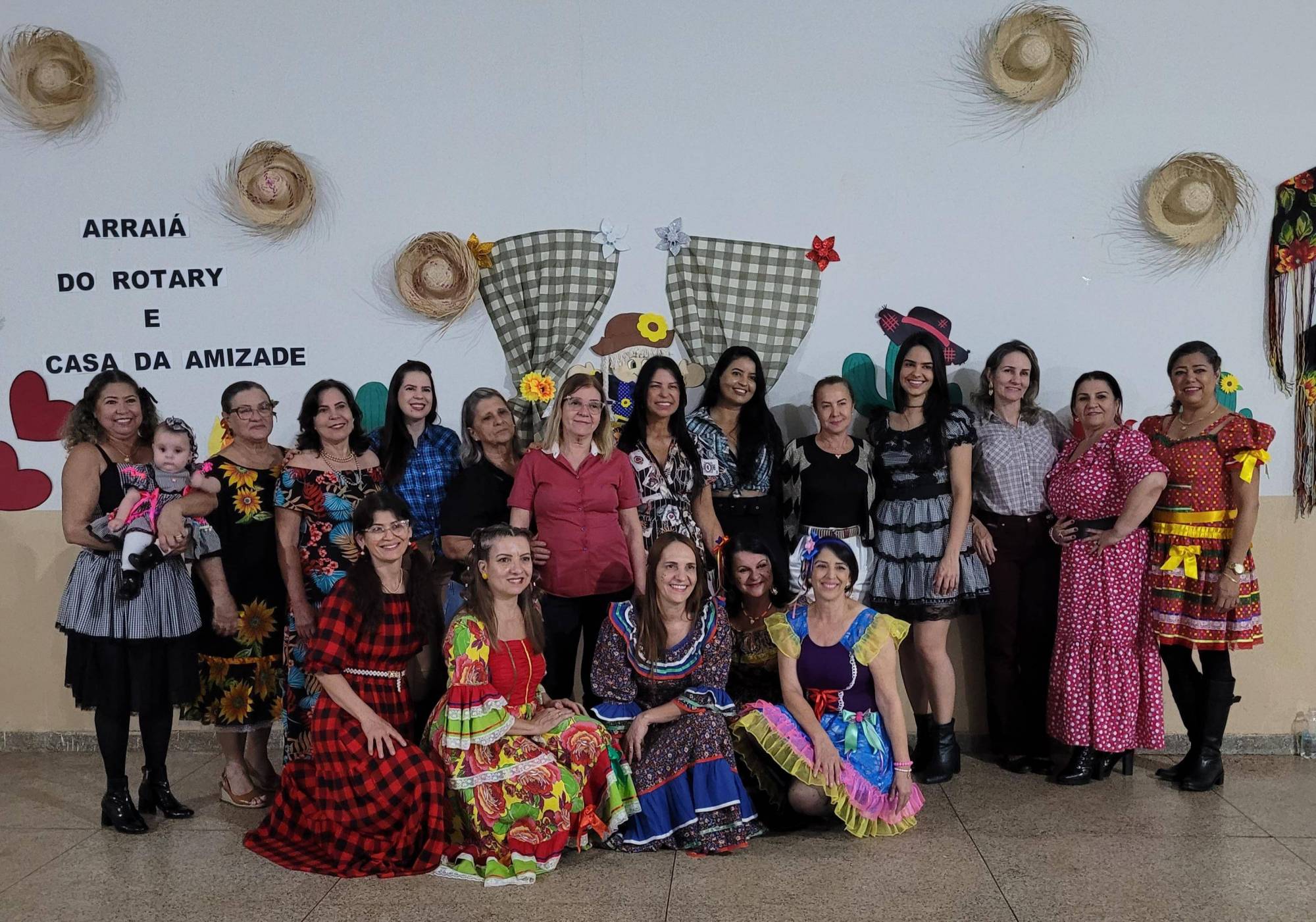 TRADICIONAL FESTA JUNINA DA FAMÍLIA ROTÁRIA .