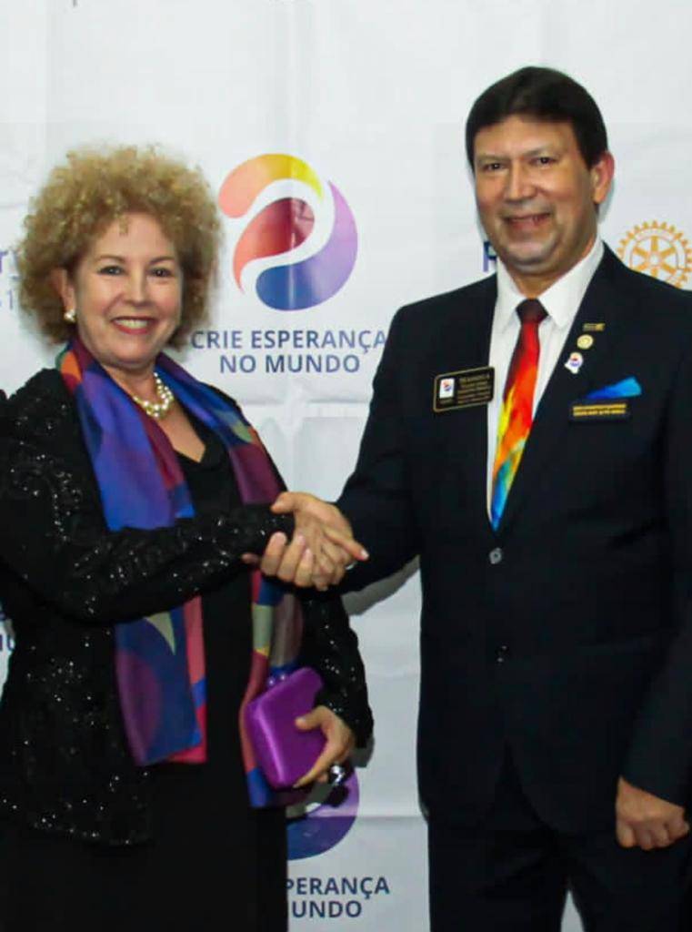 Áurea Aparecida Monteiro Di Manno assumiu a presidência do Rotary Club Marília Pioneiro 