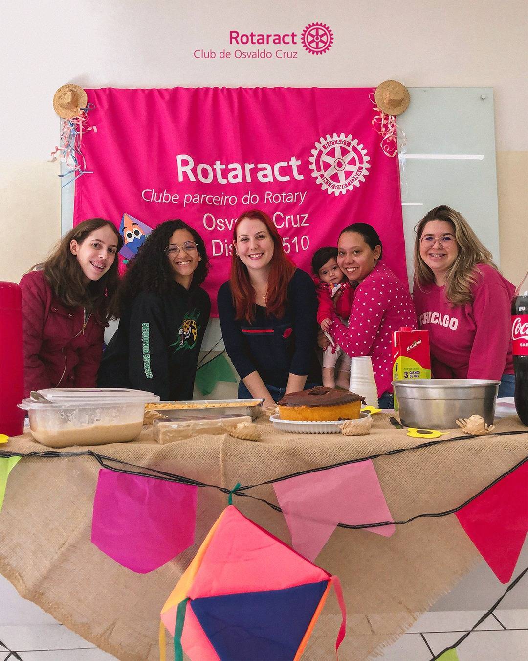 Rotaract comemora última reunião da gestão 2023/2024 com companheirismo de festa junina