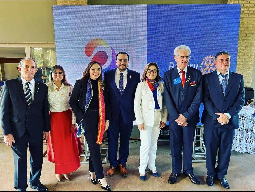 Rotary Club de Itápolis Marca Presença na Transmissão de Posse de Governadoria 
