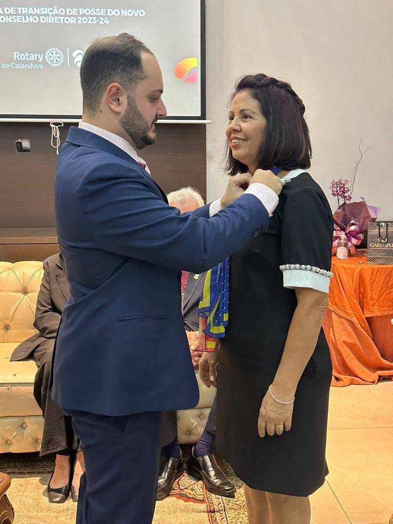 Rotary Club de Catanduva Realiza Posse de sua Presidente e Conselho Diretor