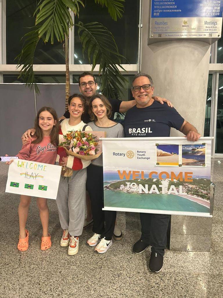 Chegada da intercambista Ilay, da Turquia, no Aeroporto Internacional Aluízio Alves.