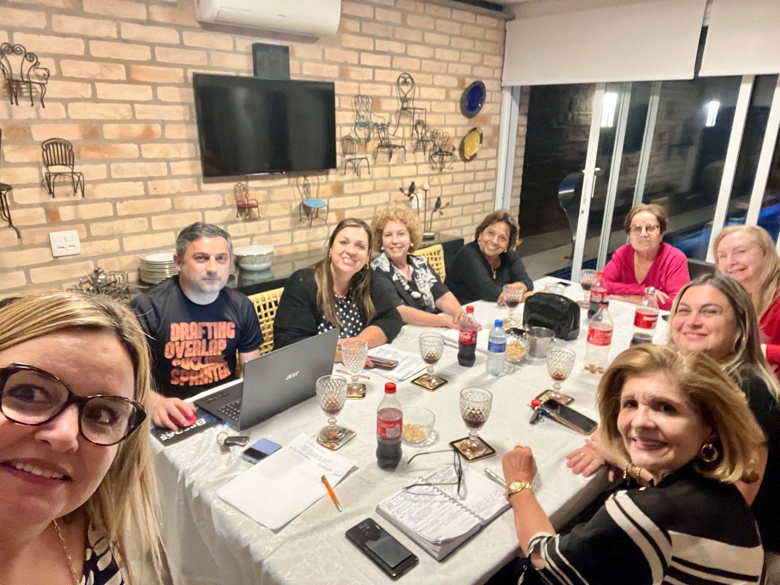 Membros do Rotary Clube de Marília-Pioneiro reunido em reunião extra na elaboração do 1º Simpósio Rotary-FAMEMA