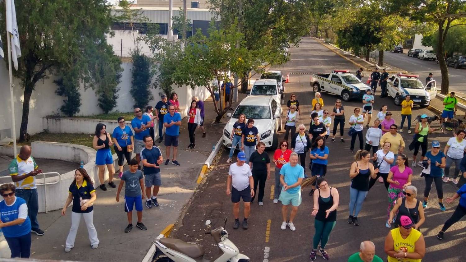 O Rotary Club de Araçatuba Bandeirantes participou da 1º Caminhada pela PAZ e SAÚDE MENTAL - 09-07-2023