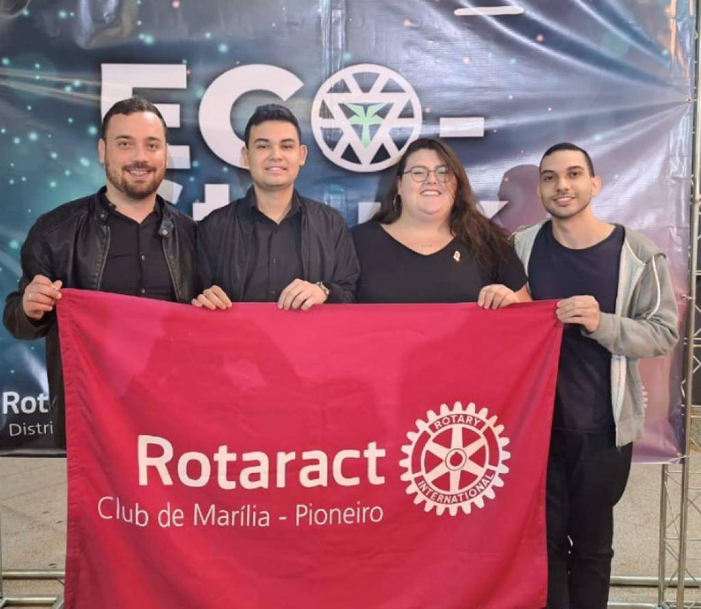 Rafael, Luís, Barbara e Christian - membros do Rotaract Clube de Marília-Pioneiro na Conferência Distrital de Rotaract em Palmital.