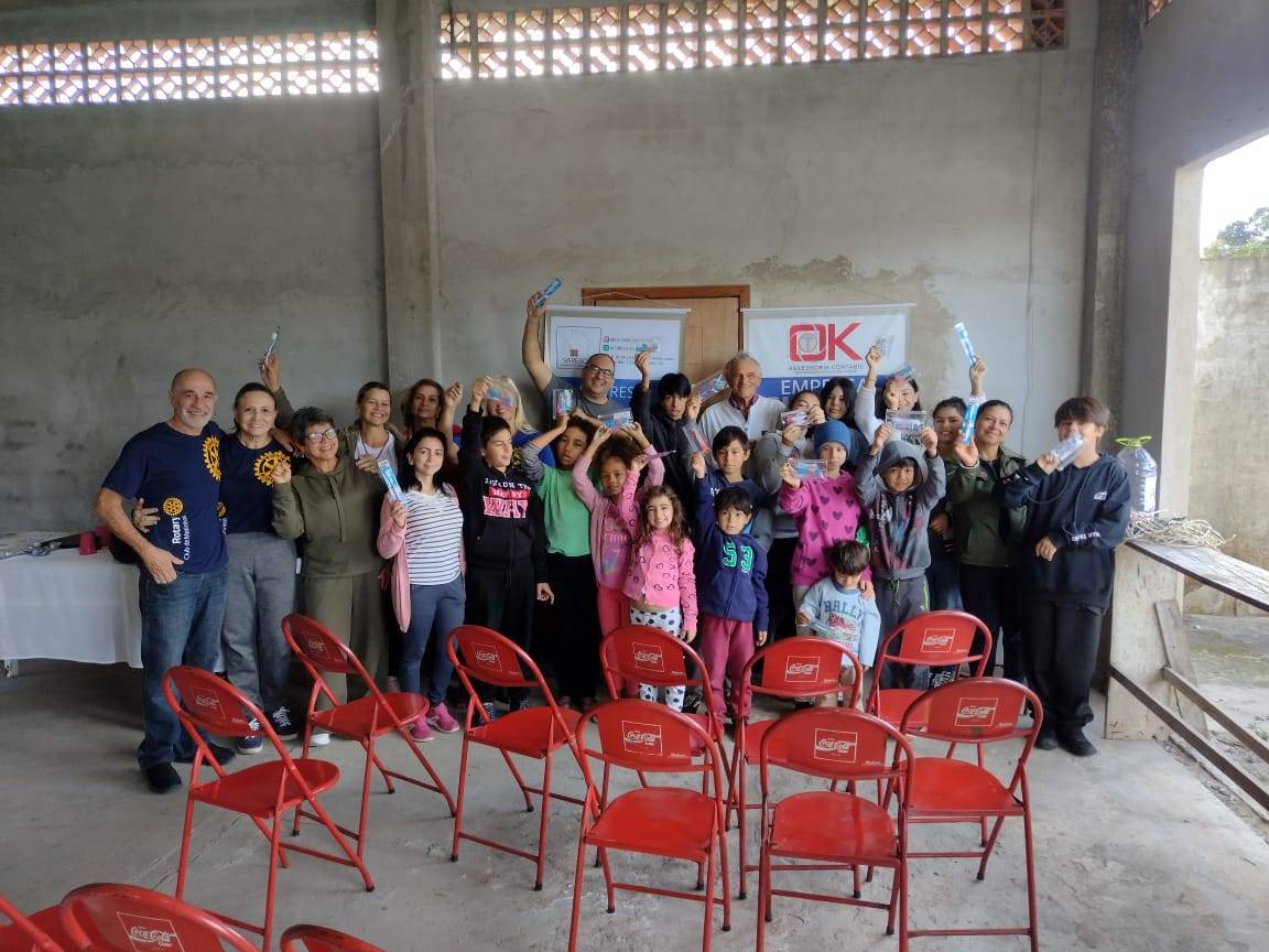 Rotary Club de Matinhos e as crianças do Balneário Costa Azul