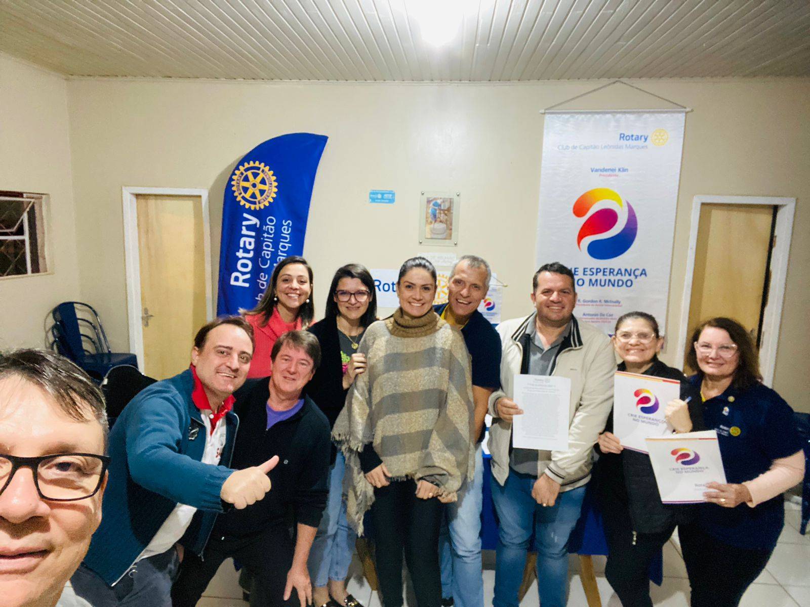 Companheiros do R.C. Capitão Leônidas das Marques leram a 1a Instrução Rotária Distrital