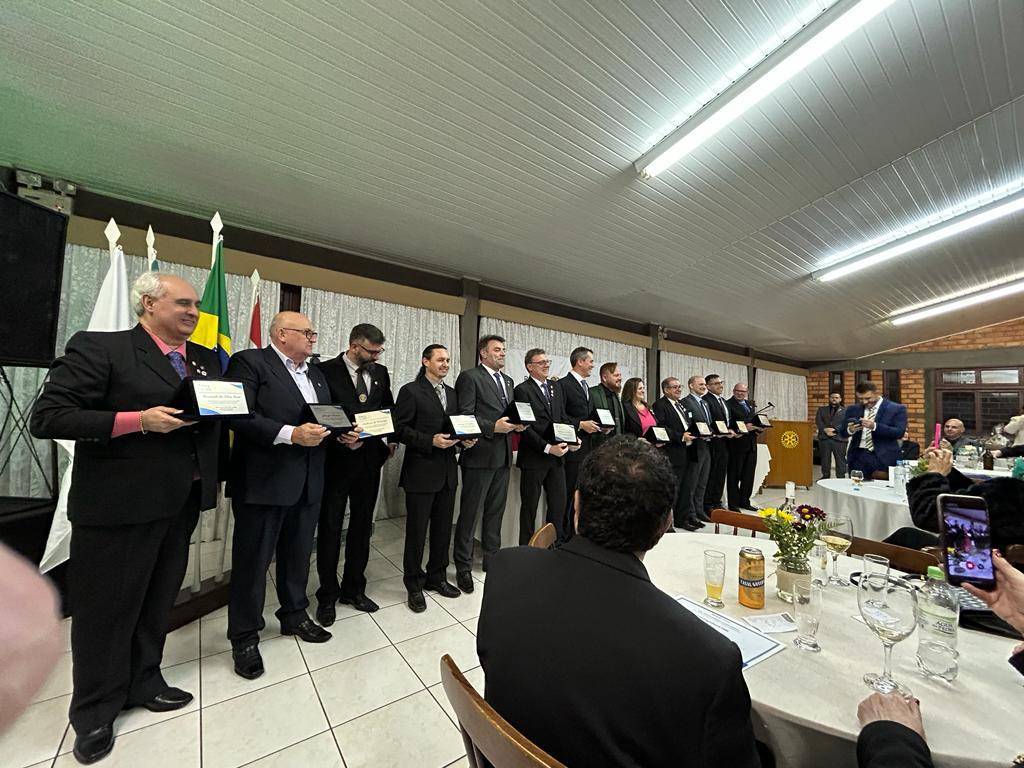 Posse Rotary Club de Chapecó - São Cristóvão - GA Vilceu Luiz