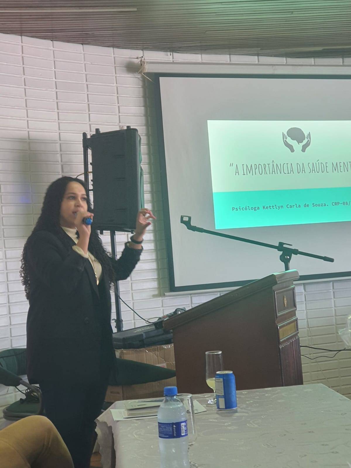 Psicologa Ketltlyn Carla de Souza falando sobre saúde mental