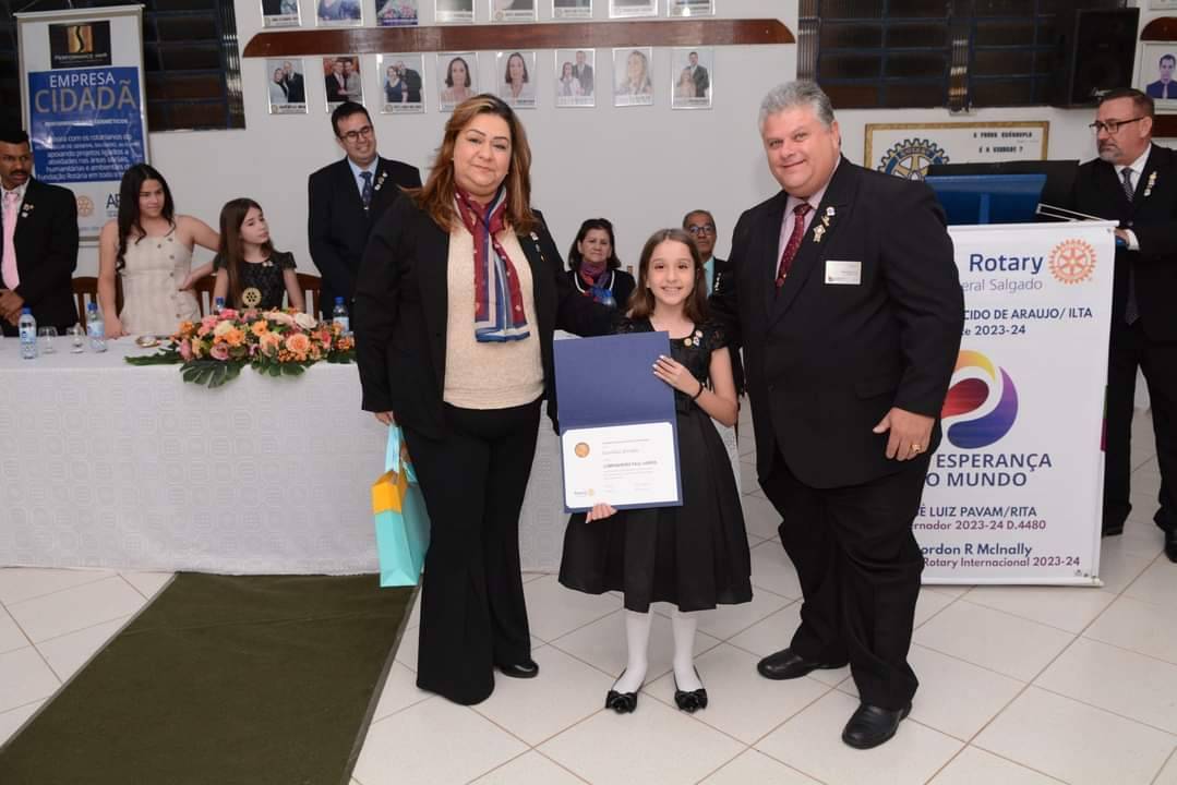 Presidente do Rotary Kids 2022/2023 Recebe Título Paul Harris 