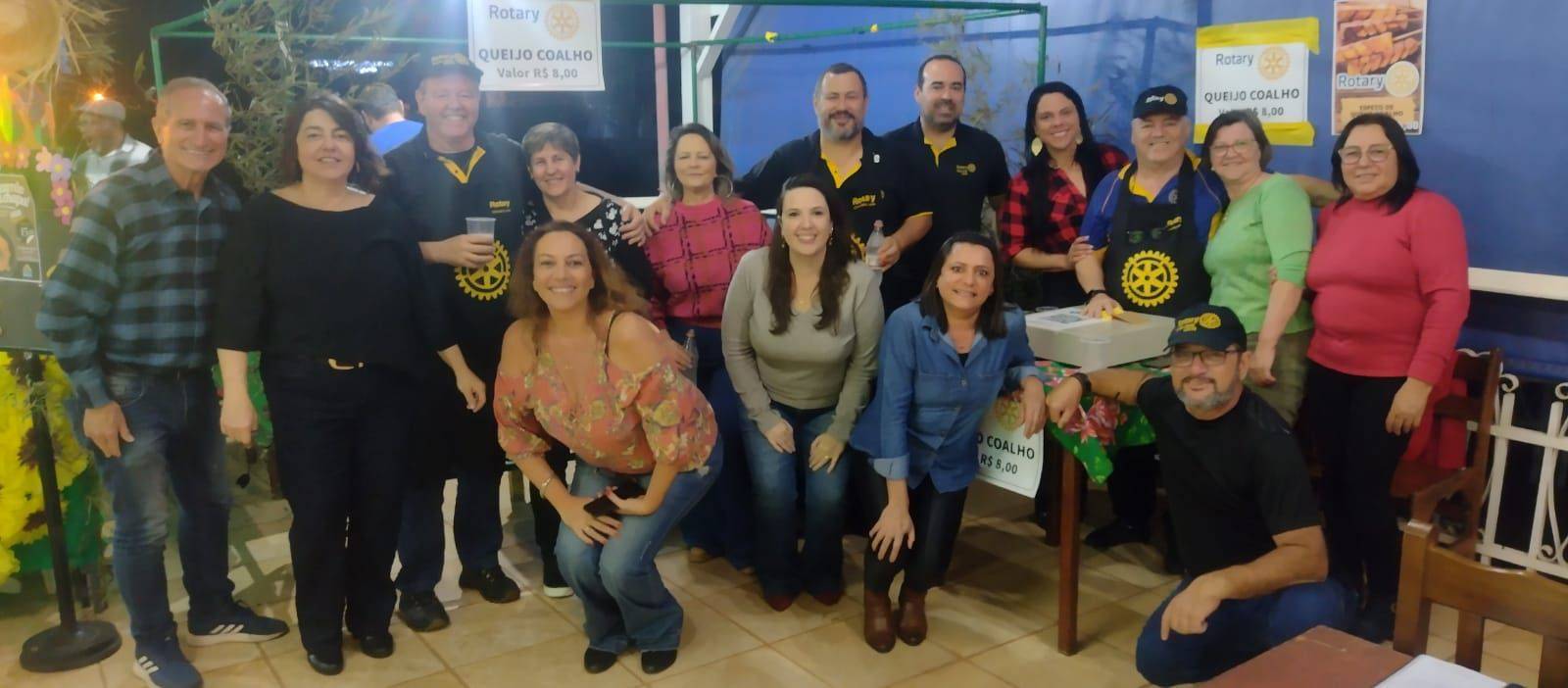 Rotary Club de Jahu Leste Participa de Festa Julina em Clube da Cidade