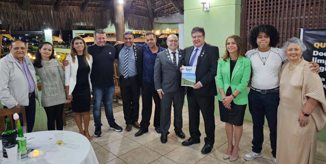 Autoridades e convidados presentes à Festiva