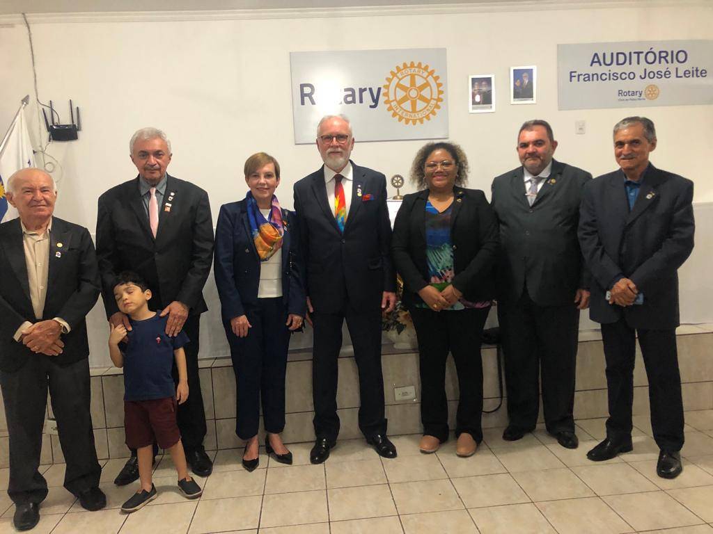Rotary Club de Patos Sul Recebe o Governador Miranda e sua Esposa Solange