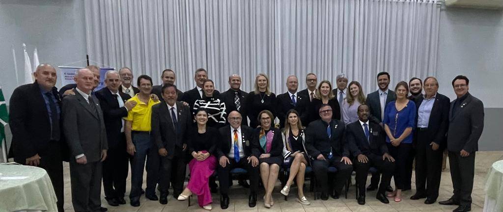 Companheiros do Rotary Club de Foz do Iguaçu na visita do Governador