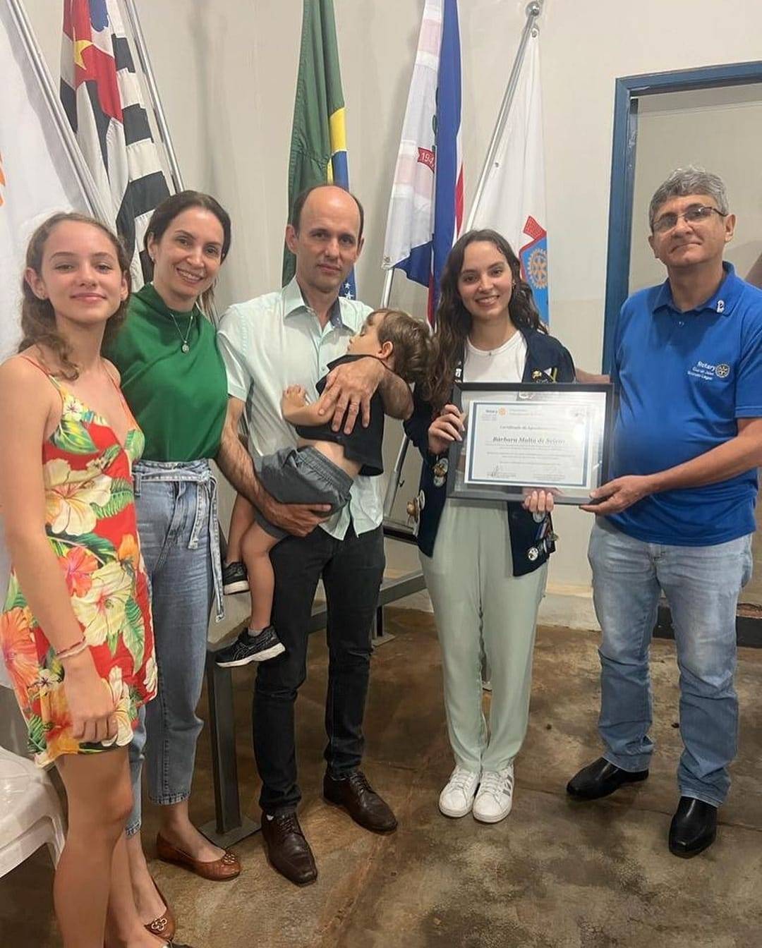 Bárbara Seixas é recebida de seu intercâmbio