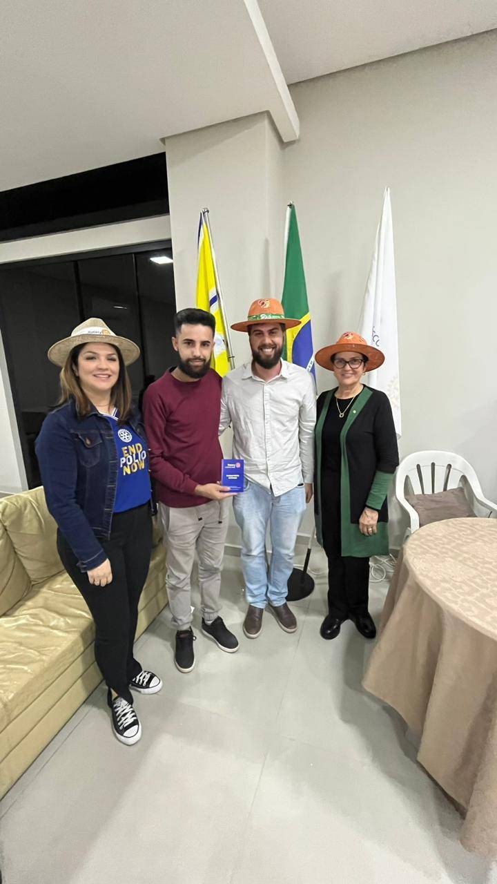 Entrega do PASSAPORTE ROTÁRIO. Um novo momento de nosso Distrito.