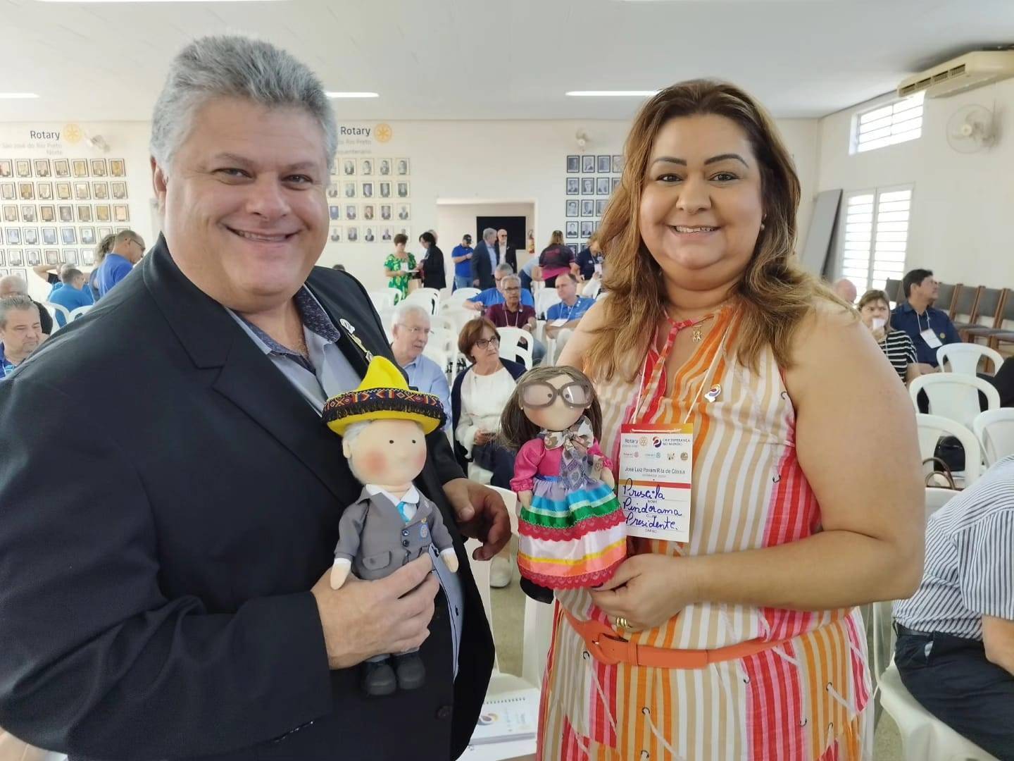 Presente ao casal Governador