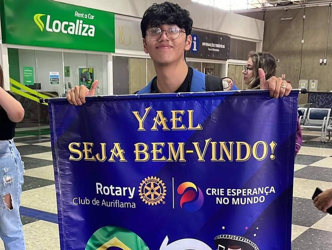 Chegadas e Partidas - Yael