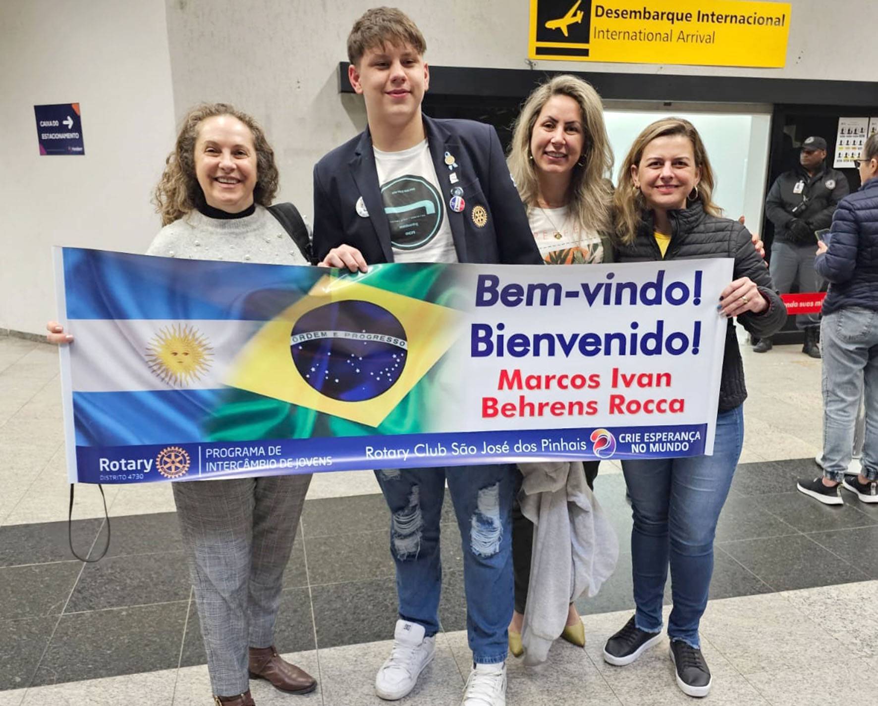 Ivan Rocca chega ao Brasil como intercambista do Rotary Club da Argentina. Ele fica sediado pelo Rotary Club SJP