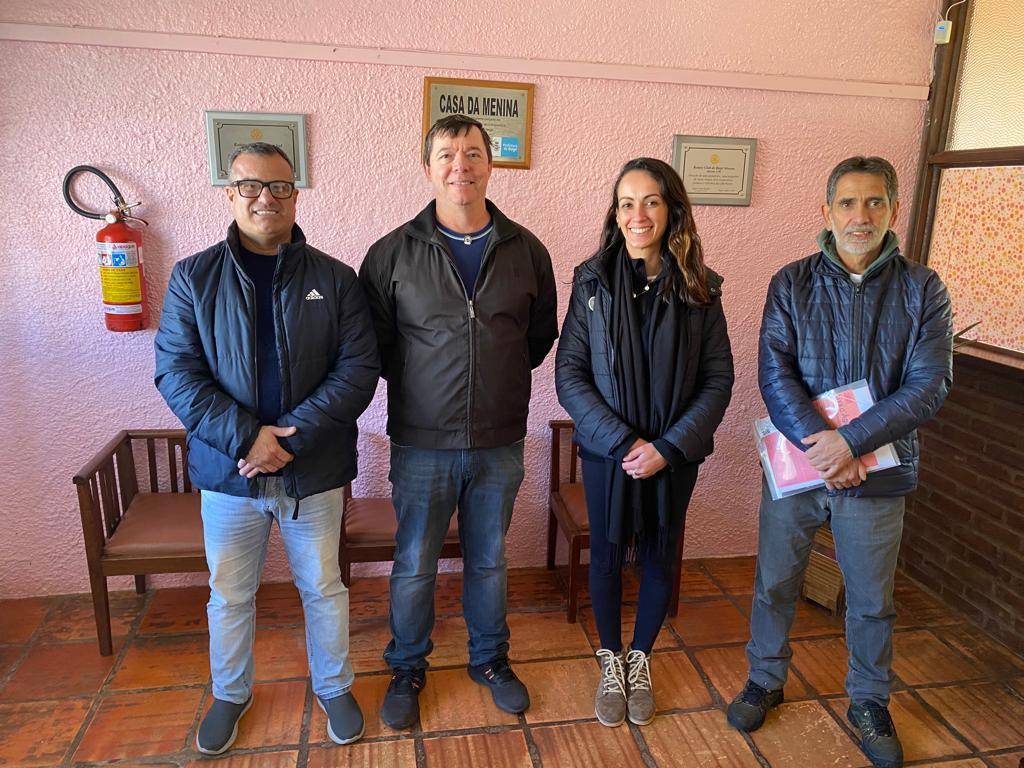 VISITA A CASA DAS MENINAS