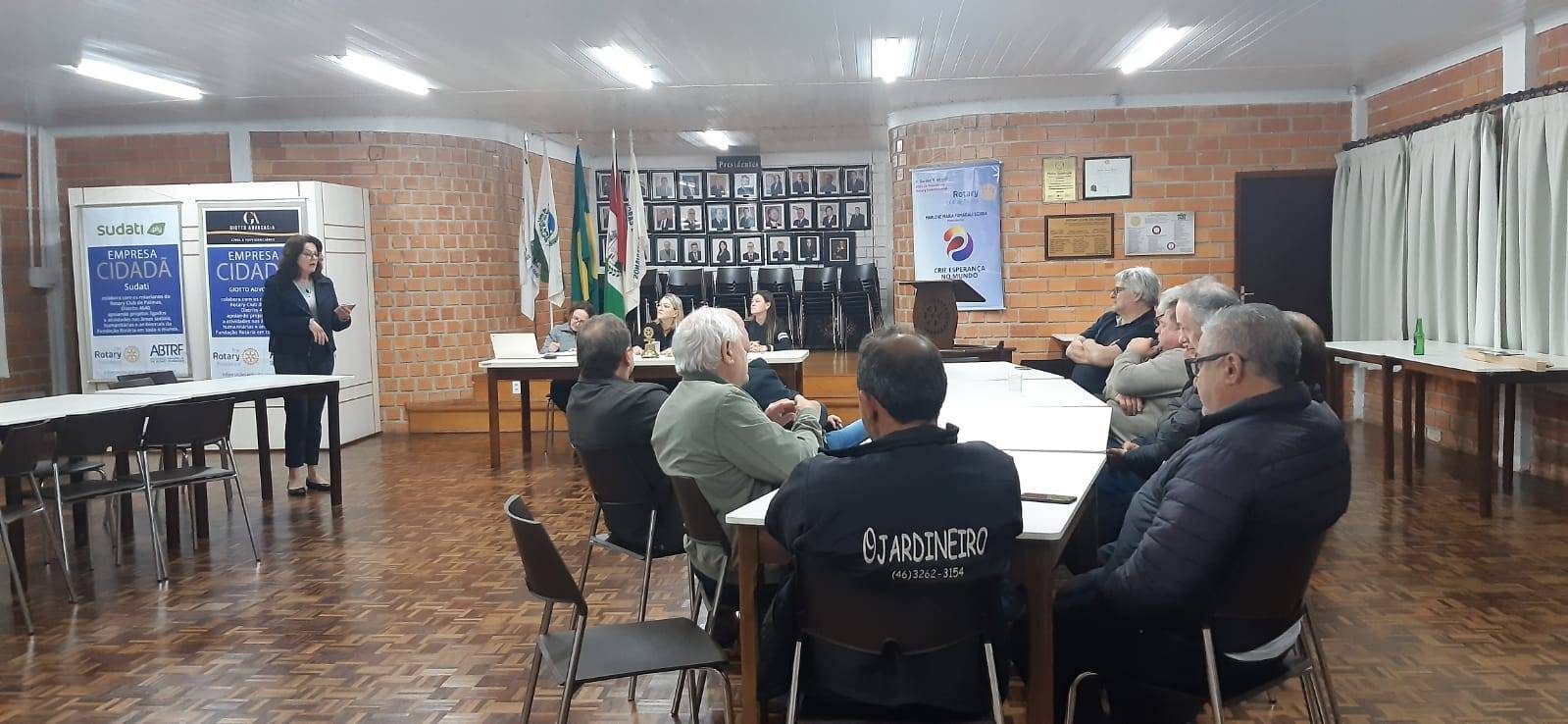 Leitura da segunda instrução rotária distrital 