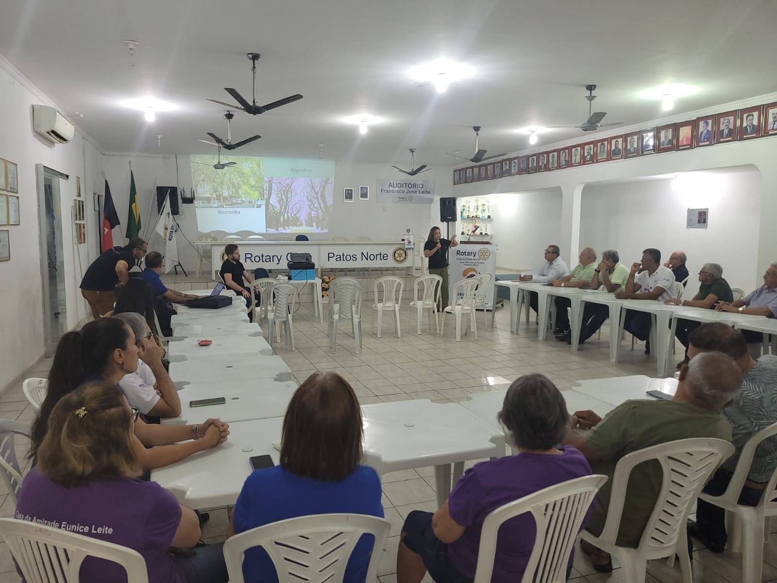 Além dos sócios representativo do RC de Patos Norte, estiveram presentes representantes do RC de Patos Sul e do Patos