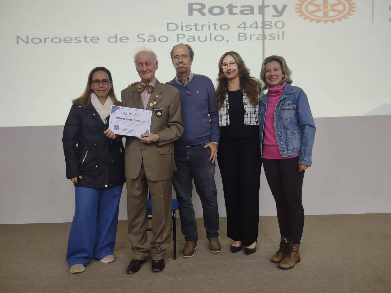 Homenagem no 1º Encontro de Intercâmbio de Jovens do Rotary 4480