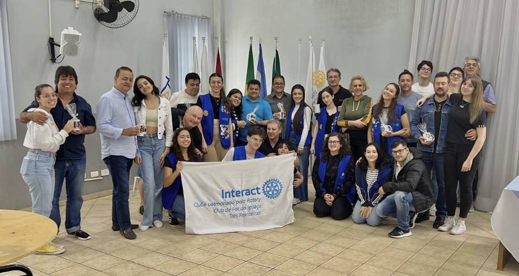 No dia 12 de agosto de 2023, o Interact Club de Foz do Iguaçu-Itaipu realizou uma reunião extraordinária que contou com a presença dos pais dos interactianos para uma festiva de dia dos pais. Houve uma reunião com pautas normais e após ela uma dinâmica valendo prêmio com os pais, para depois temos um lanche como companheirismo.