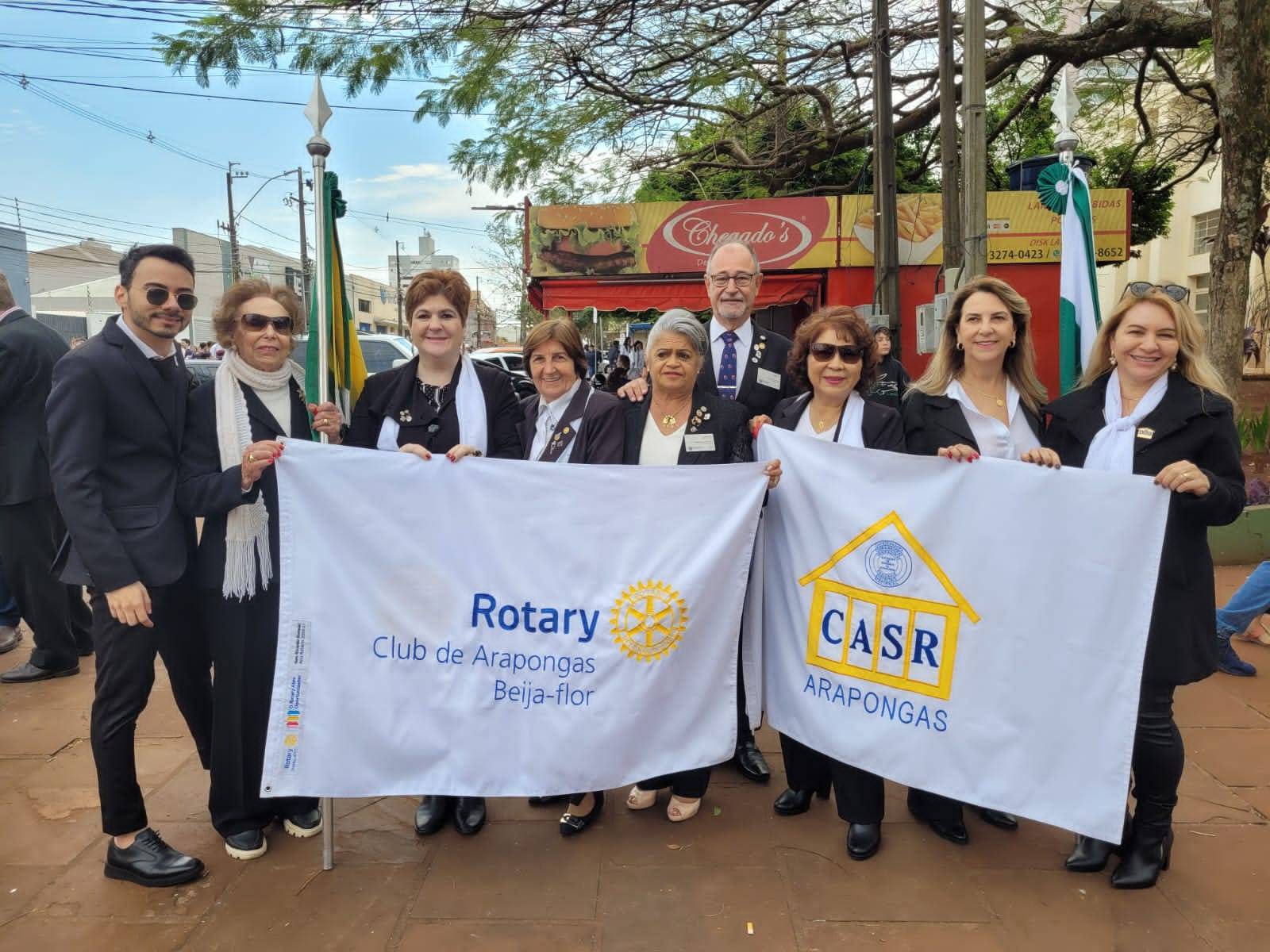 Companheiros do Rotary Club de Arapongas Beija Flor e ASR.