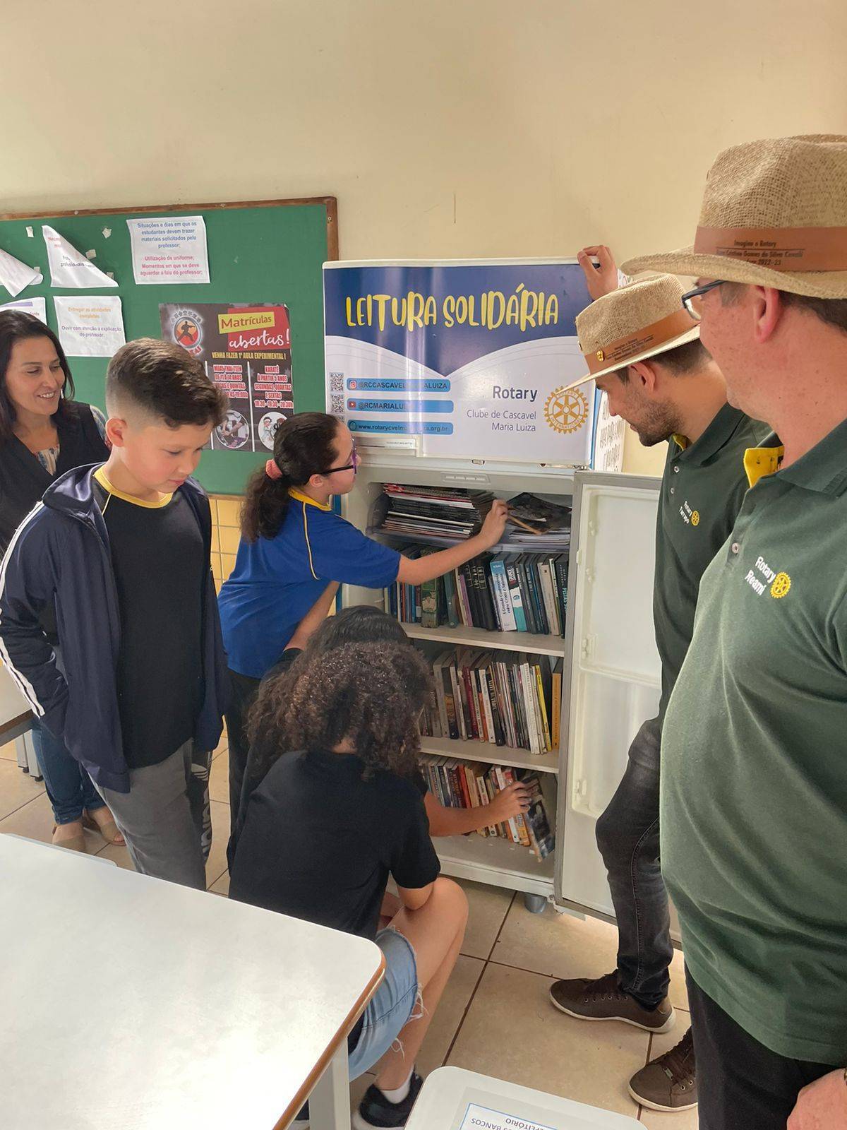 O RC de Cascavel - Maria Luiza leva a leitura aos alunos da escola pública de Cascavel.