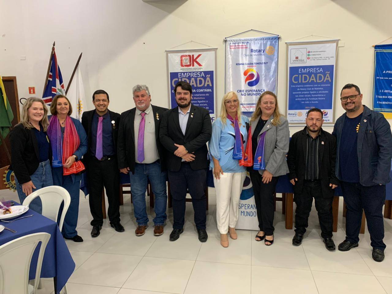 Na foto, da esquerda para a direita: Clery, Lurdinha, Alex, Ademir, Jeffrey, Rosana, Márcia, Horácio e Tiago. 