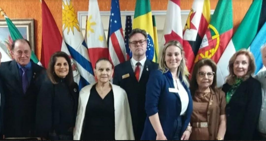COMPANHEIROS DO ROTARY CLUB DE SANTA MARIA NORDESTE COM O CASAL GOVERNADOR