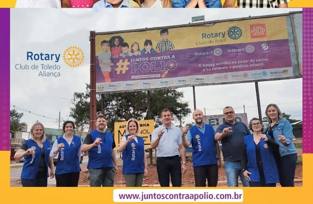 Outdoor na rotatória Senador Attilio Fontana com o Jardim Panorama 