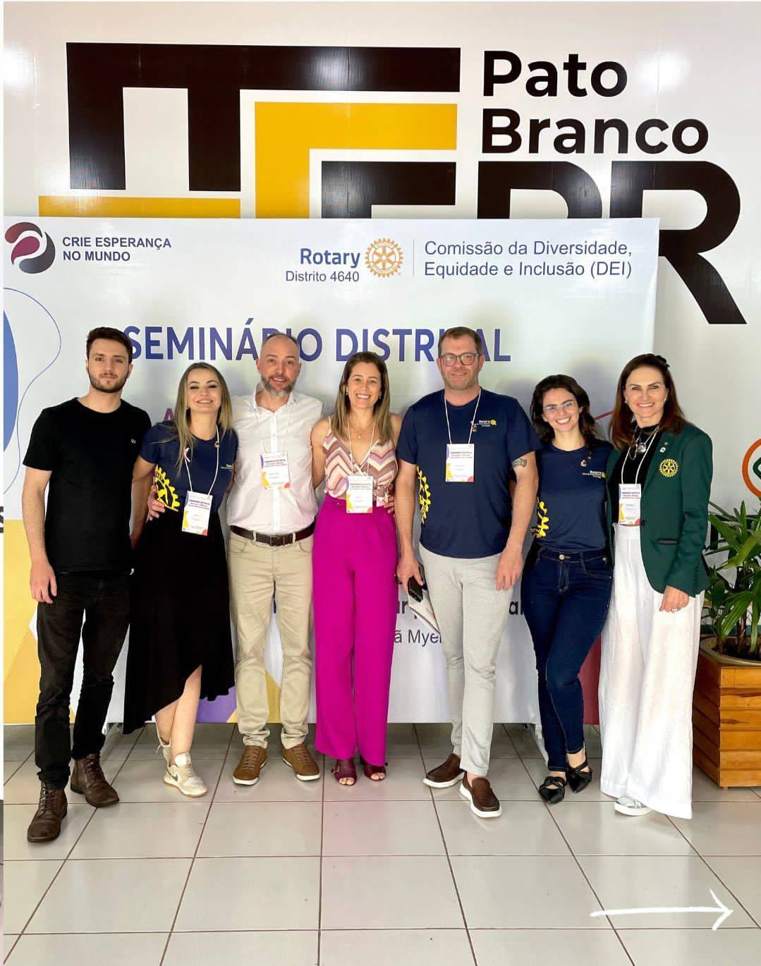 O seminário reuniu associados do Rotary de diversos municípios, bem como convidados, palestrantes e especialistas em inclusão e diversidade.