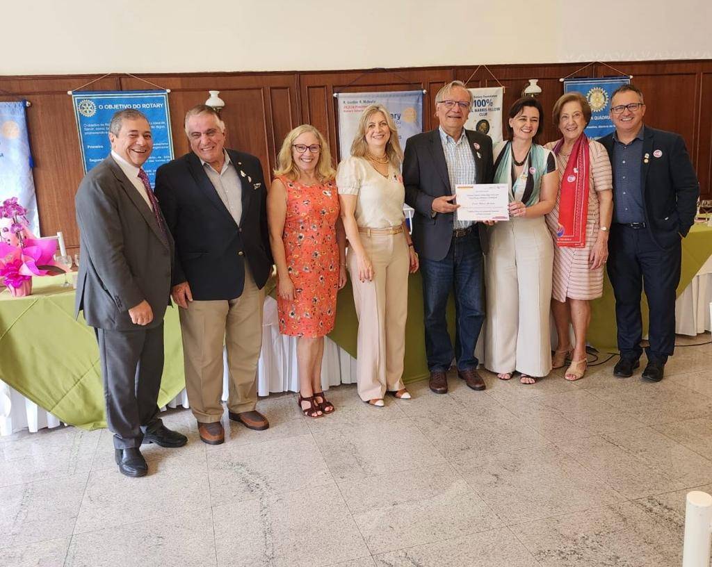 Governador Laerzio Chiesorin Junior, Diretor de RI Antonio Hallage, Presidentes anfitriões e o palestrante convidado Dr. Pedro Ribeiro Barbosa