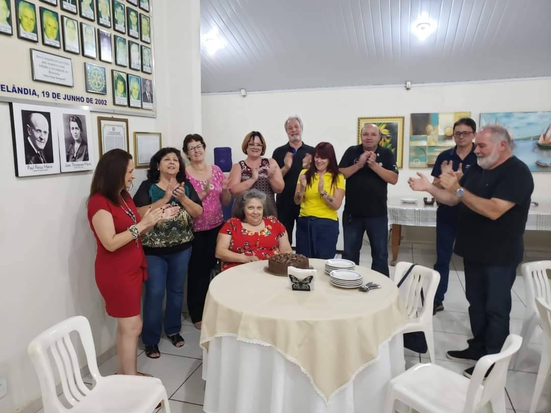 Reunião Festiva no Rotary Club de Cafelândia