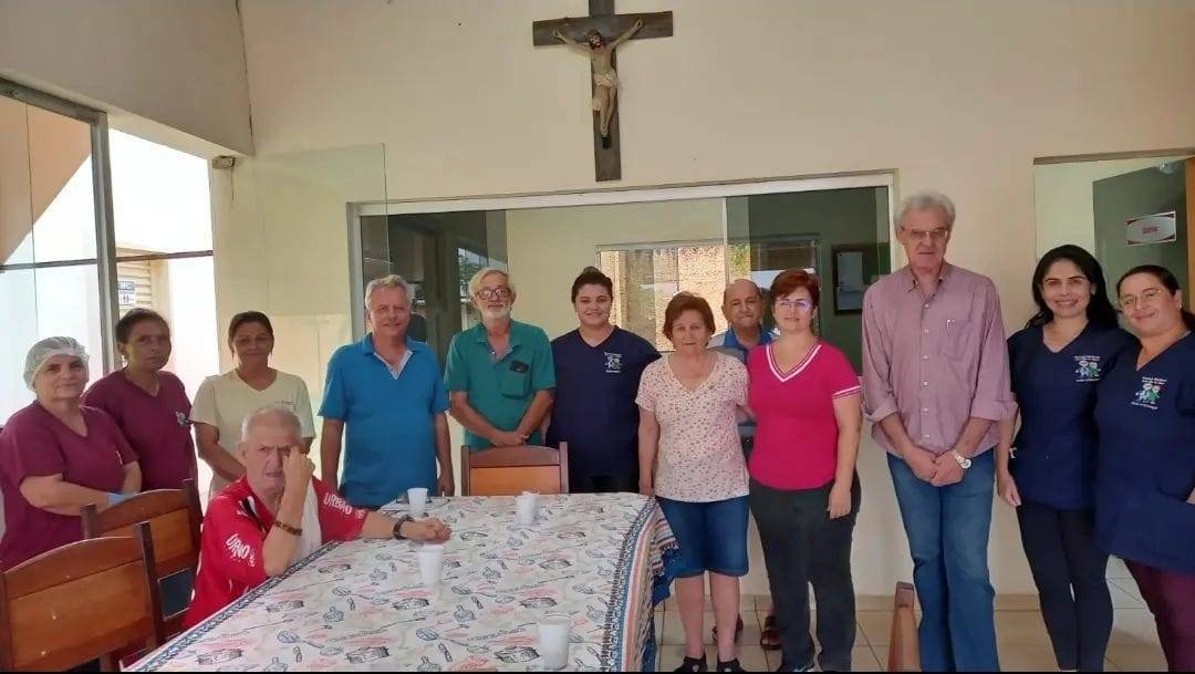 Entidade que abriga idosos recebeu visita do casal Governador em Ariranha