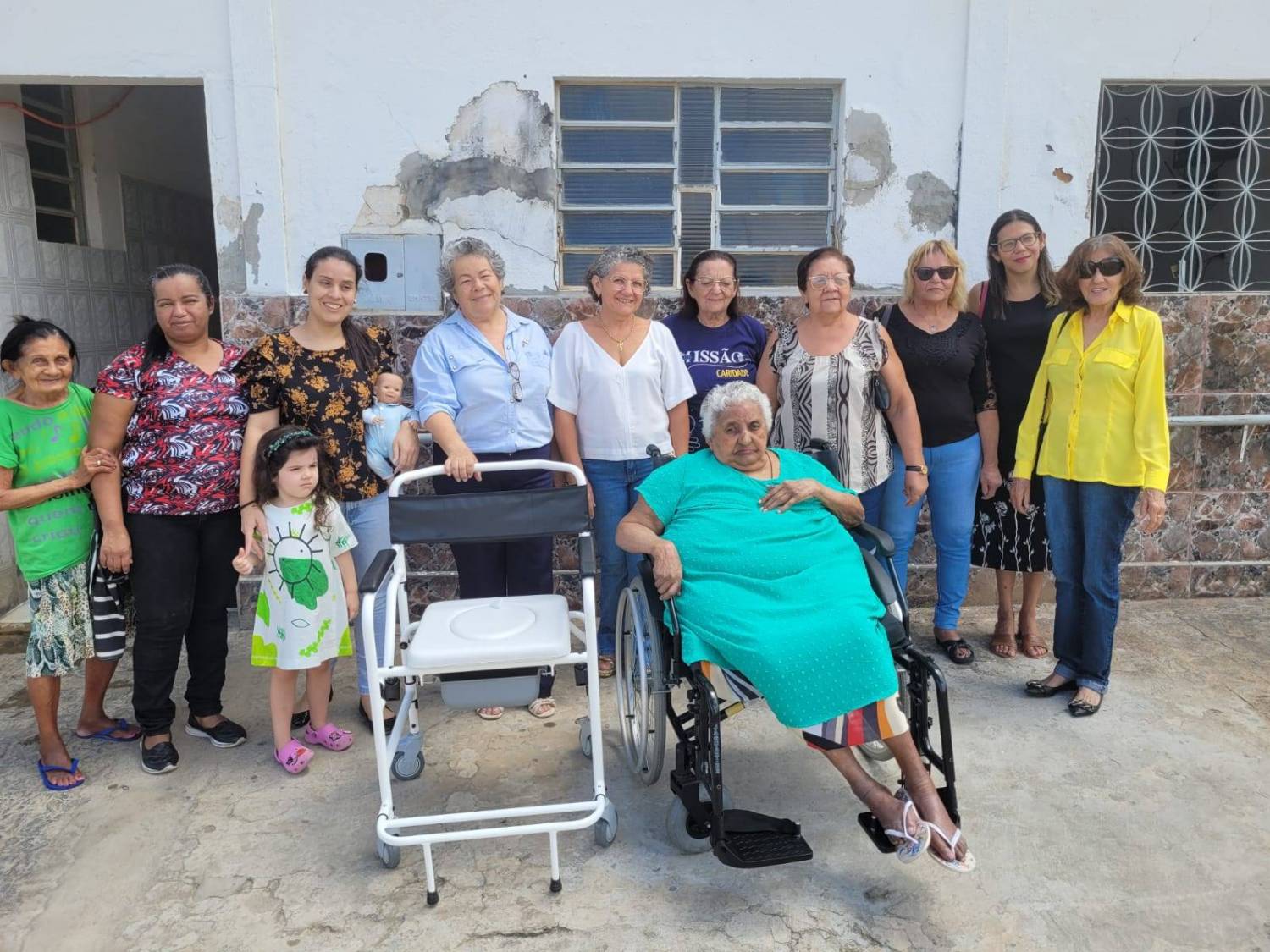 Entrega da cadeiras da rodas