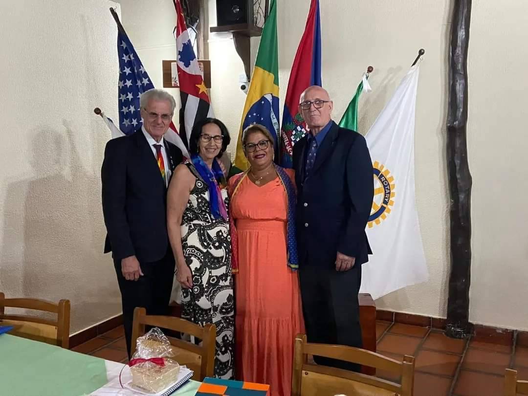 Reunião ordinária com Intercambista no Rotary Club de Lins Sul