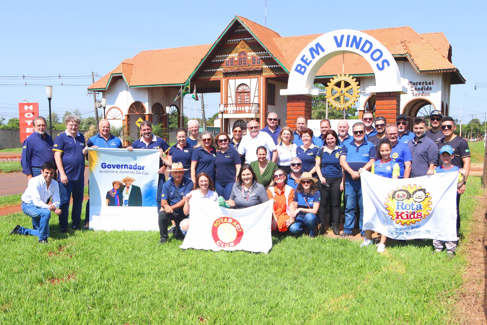 Recepção oficial aconteceu na manhã de quarta-feira (8), no portal da cidade.